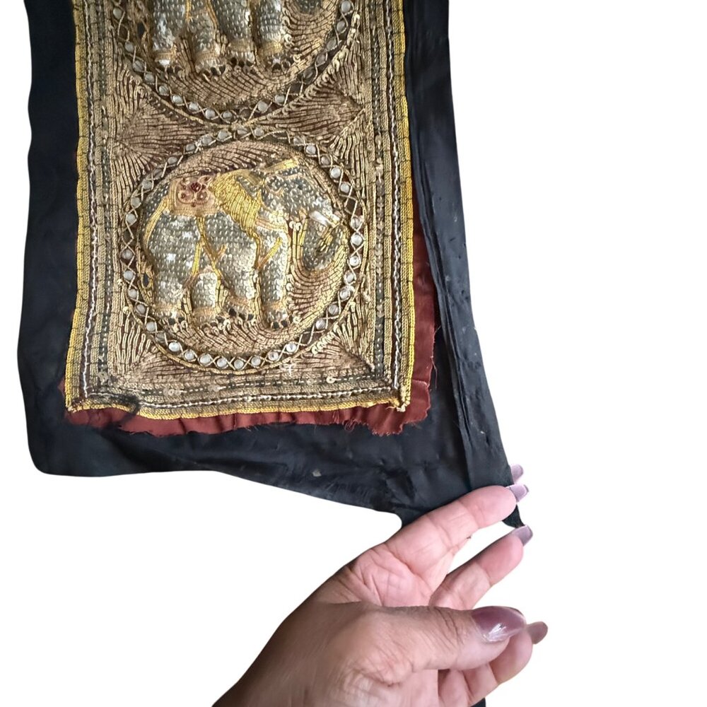 Vintage Embroidered Elephant Textile Wall Hanging Decorative Panel - Picture 10 of 11